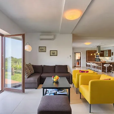 Dom wakacyjny Dubravka Mofardini