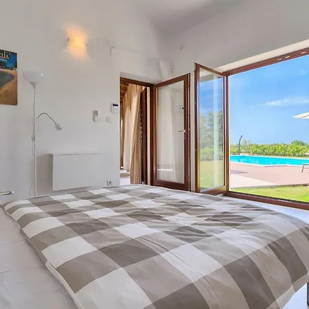 Dubravka Holiday home Mofardini