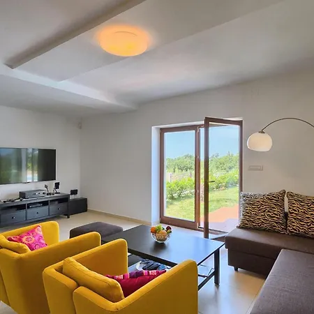 Holiday home Dubravka