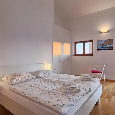 Holiday home Dubravka Mofardini